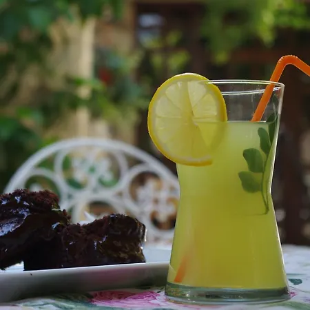 Firuze Alacati Hotel & Meyhane Nocleg ze śniadaniem 3*