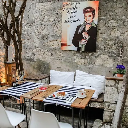 Bed & Breakfast Firuze Alacati Hotel & Meyhane